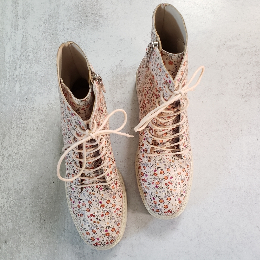 Schutz Mckenzie Ditzy Floral Print Leather Lace Up Combat Boot SZ 7.5 - Picture 3 of 8